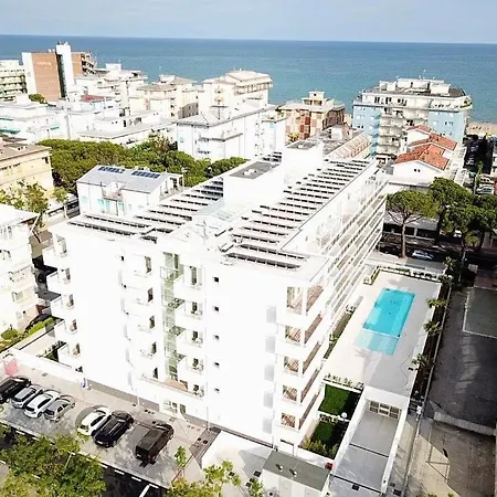 아파트 Palm 80 Mt Dal Mare E Comodo Per Venezia 리도 디 예솔로
