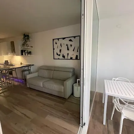 Palm 80 Mt Dal Mare E Comodo Per Venezia Daire Lido di Jesolo