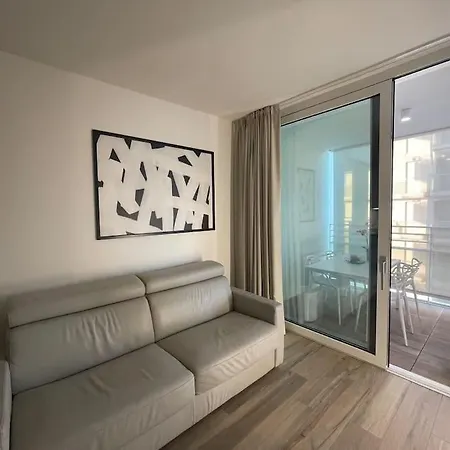 Daire Palm 80 Mt Dal Mare E Comodo Per Venezia Lido di Jesolo